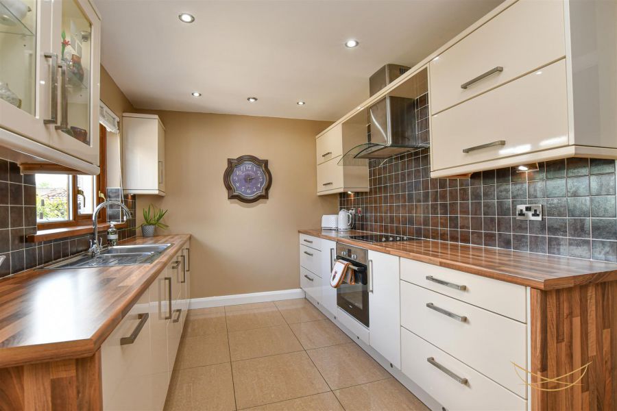 4 Burnet Close