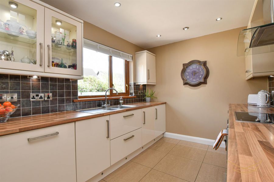 4 Burnet Close