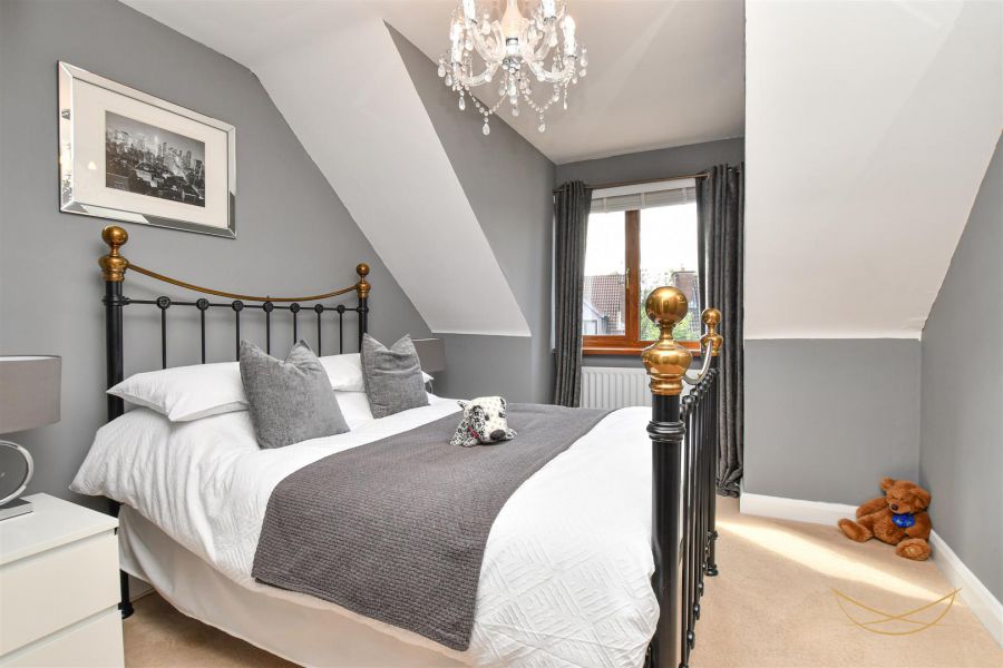 4 Burnet Close