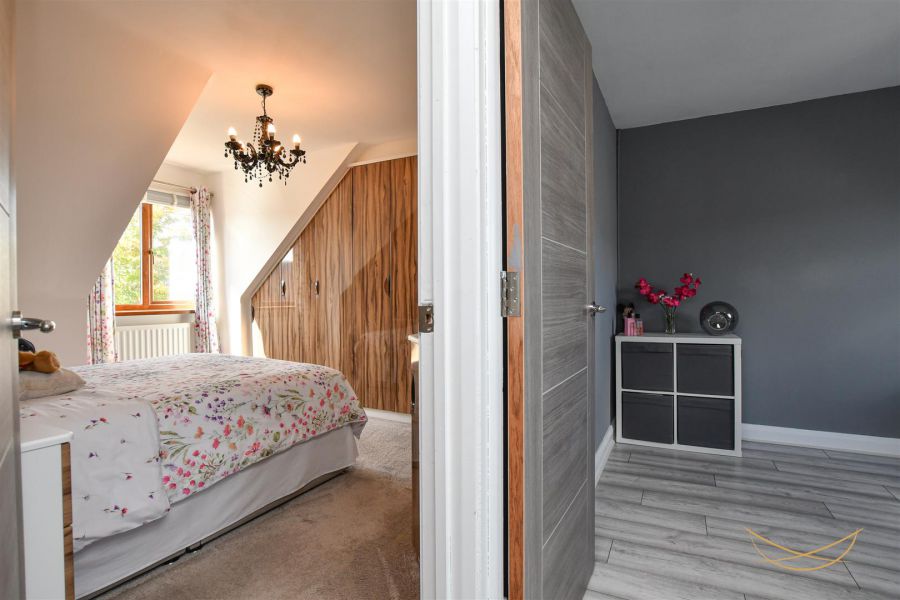 4 Burnet Close