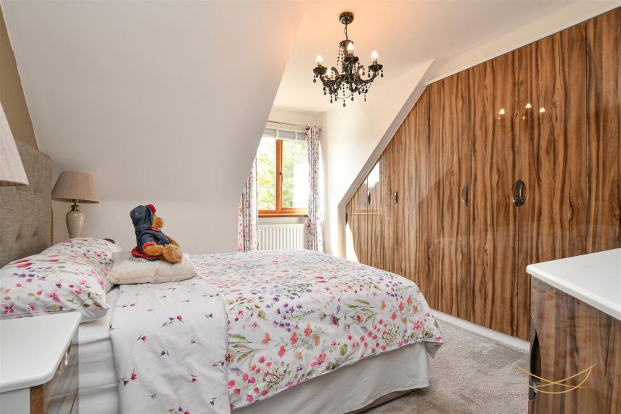 4 Burnet Close