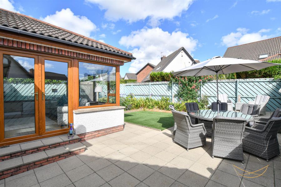 4 Burnet Close