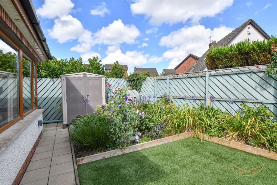 4 Burnet Close