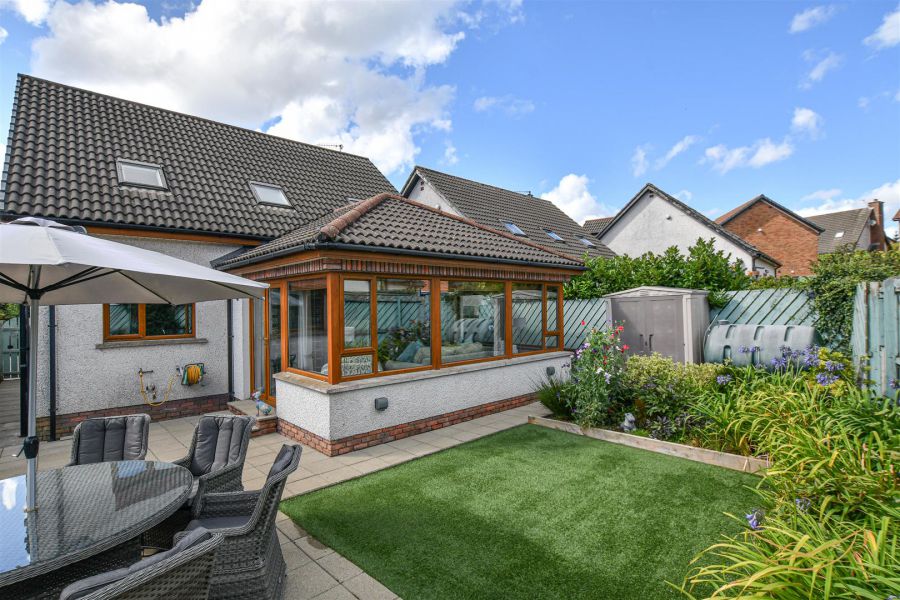 4 Burnet Close