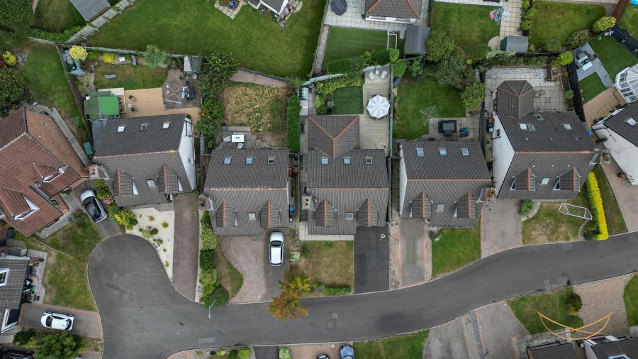 4 Burnet Close