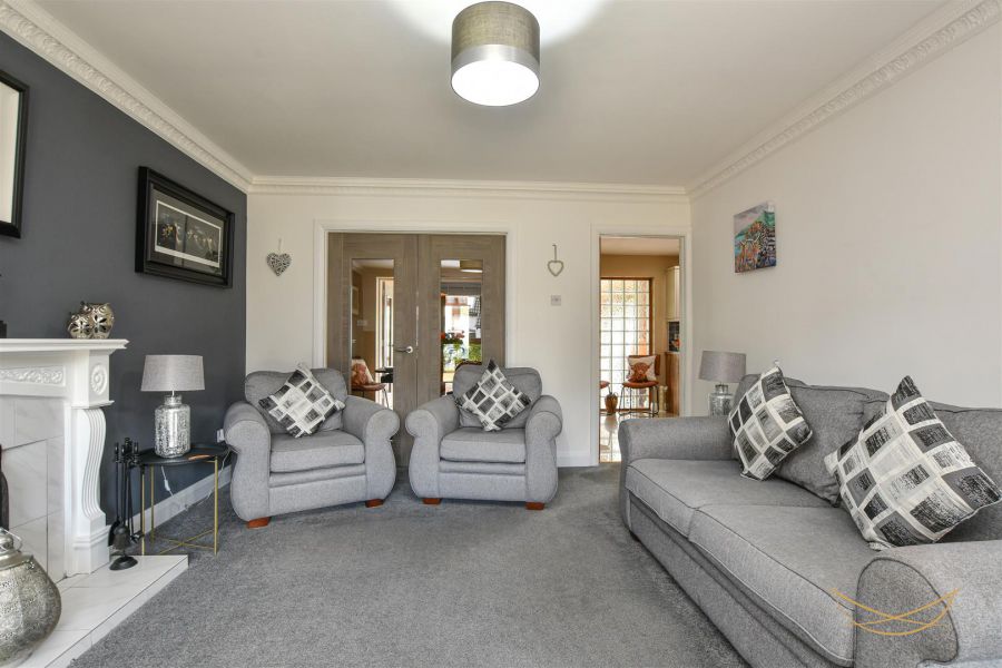 4 Burnet Close