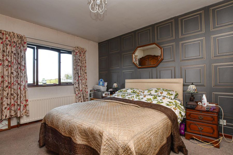 14 Ballycraigy Road South