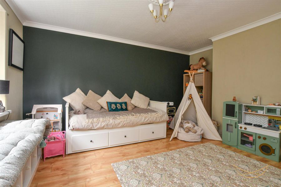 4 Wynthorpe Grove
