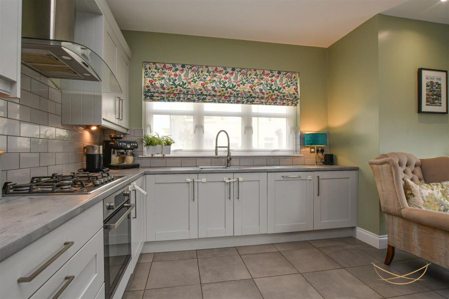 16 Hartley Hall Avenue