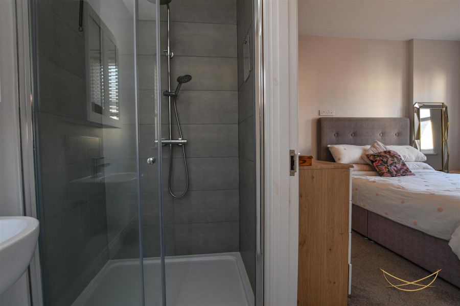 16 Hartley Hall Avenue