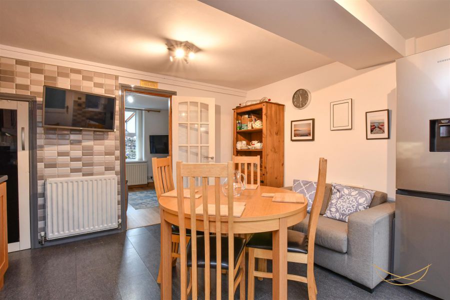 10 Russellstown Road