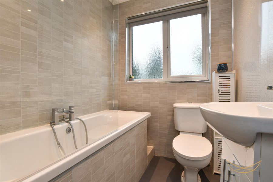 10 Russellstown Road