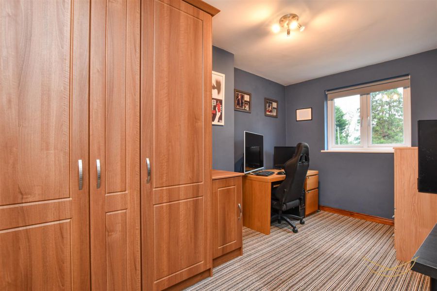 10 Russellstown Road