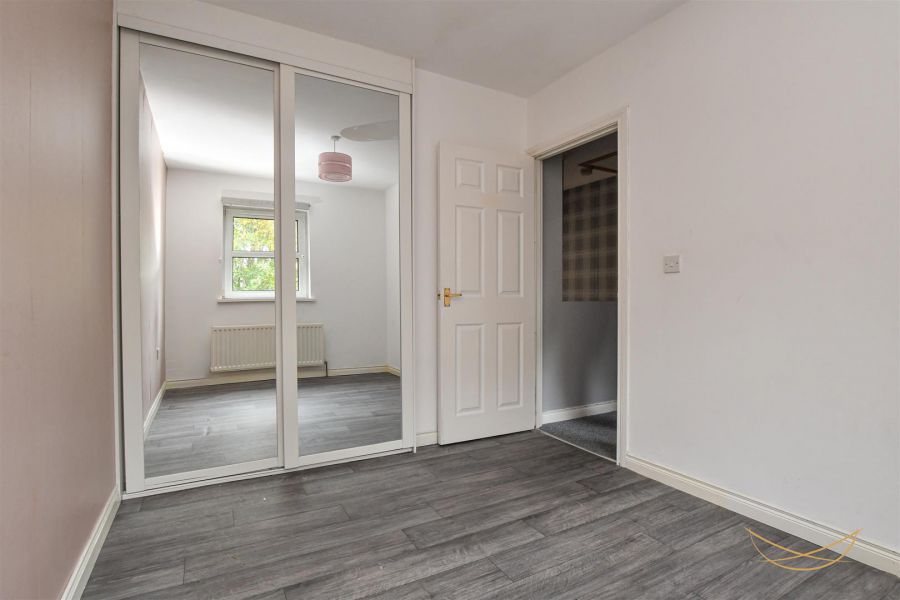 11 Glen Mews