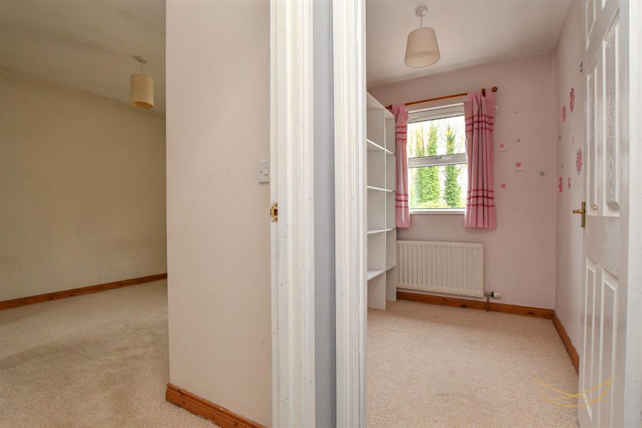 11 Glen Mews