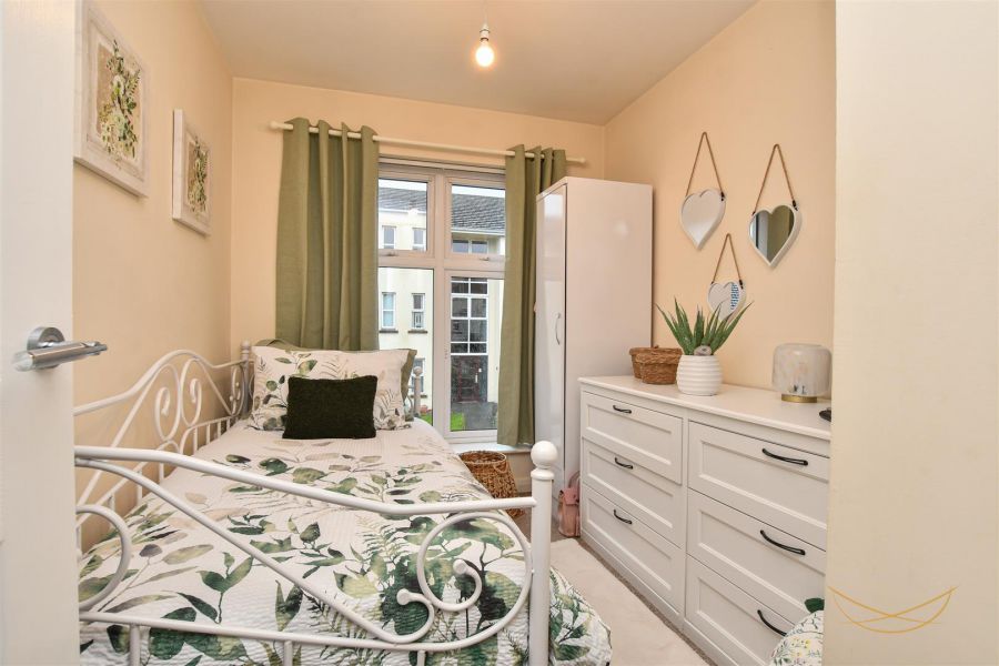 Apt 16, 70-72 Rashee Road