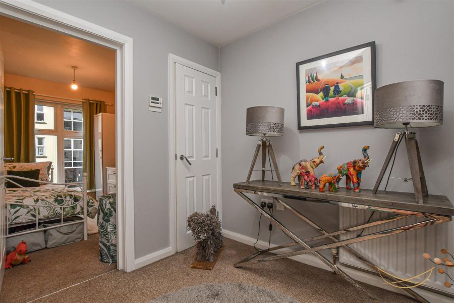 Apt 16, 70-72 Rashee Road