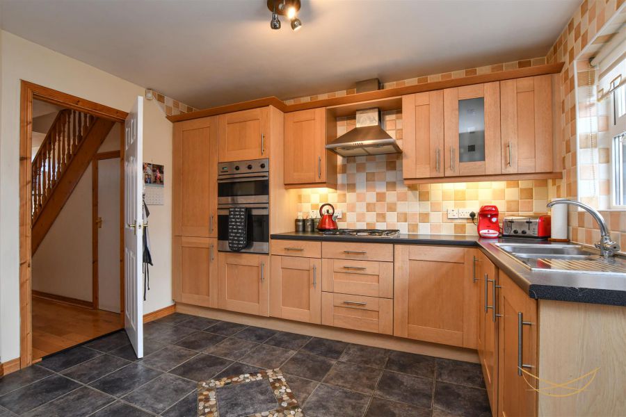 10 Huntingdale Crescent