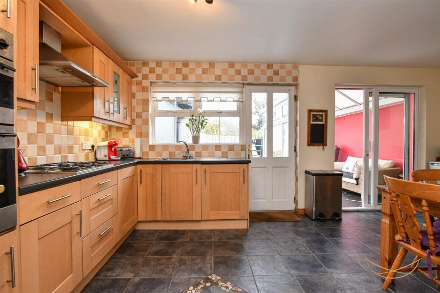 10 Huntingdale Crescent