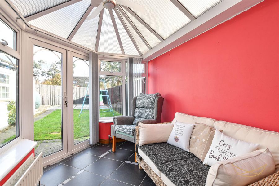 10 Huntingdale Crescent