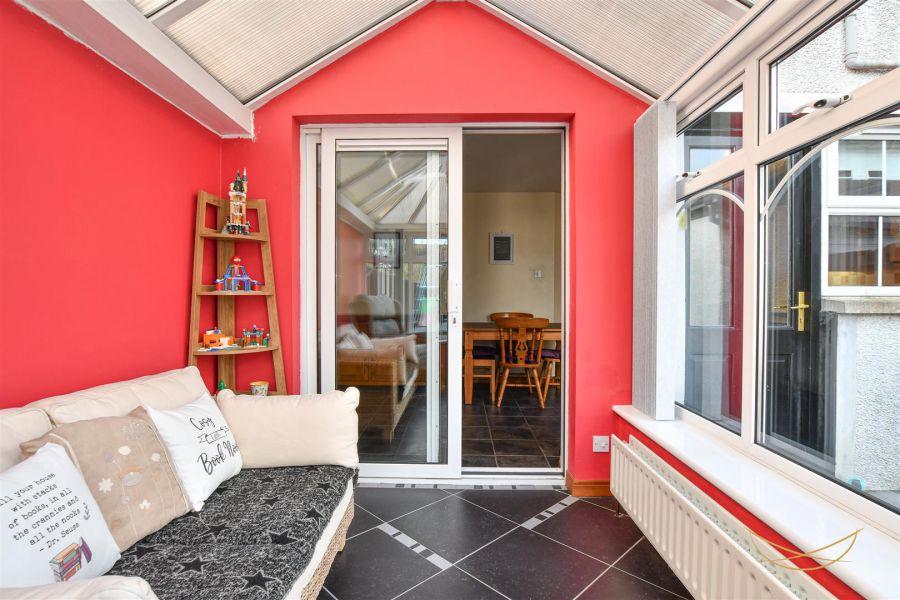 10 Huntingdale Crescent