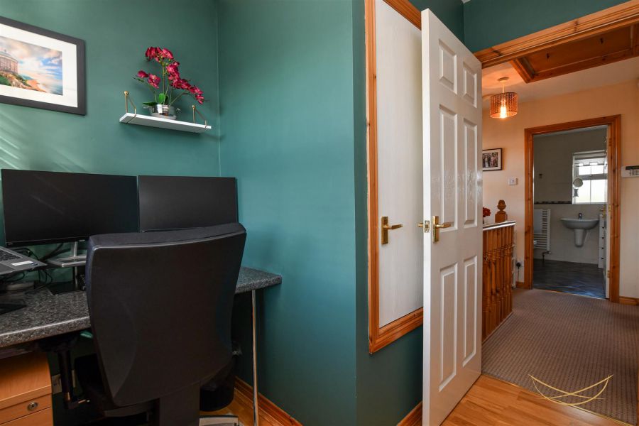 10 Huntingdale Crescent