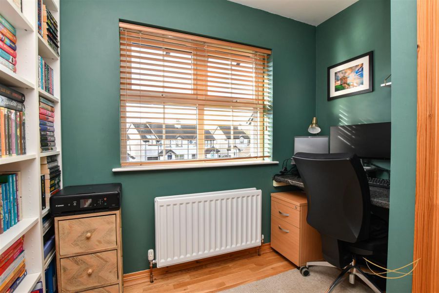 10 Huntingdale Crescent