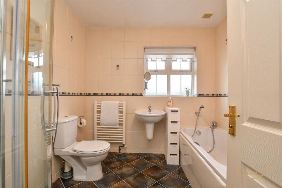 10 Huntingdale Crescent