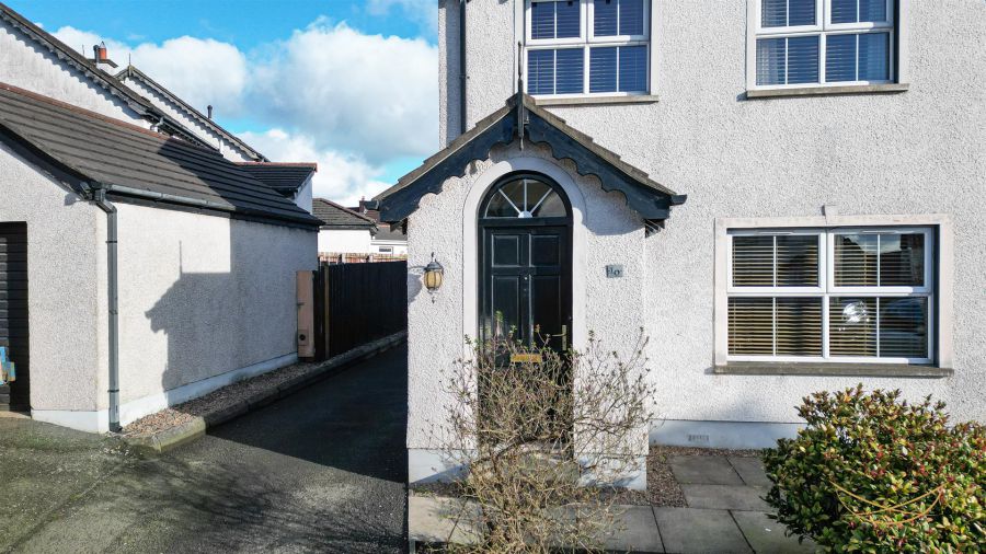 10 Huntingdale Crescent