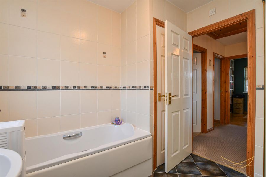 10 Huntingdale Crescent