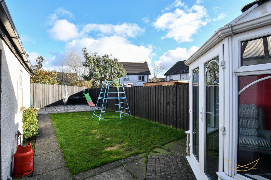 10 Huntingdale Crescent