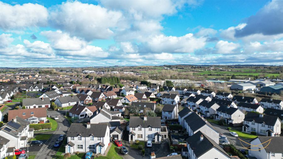 10 Huntingdale Crescent