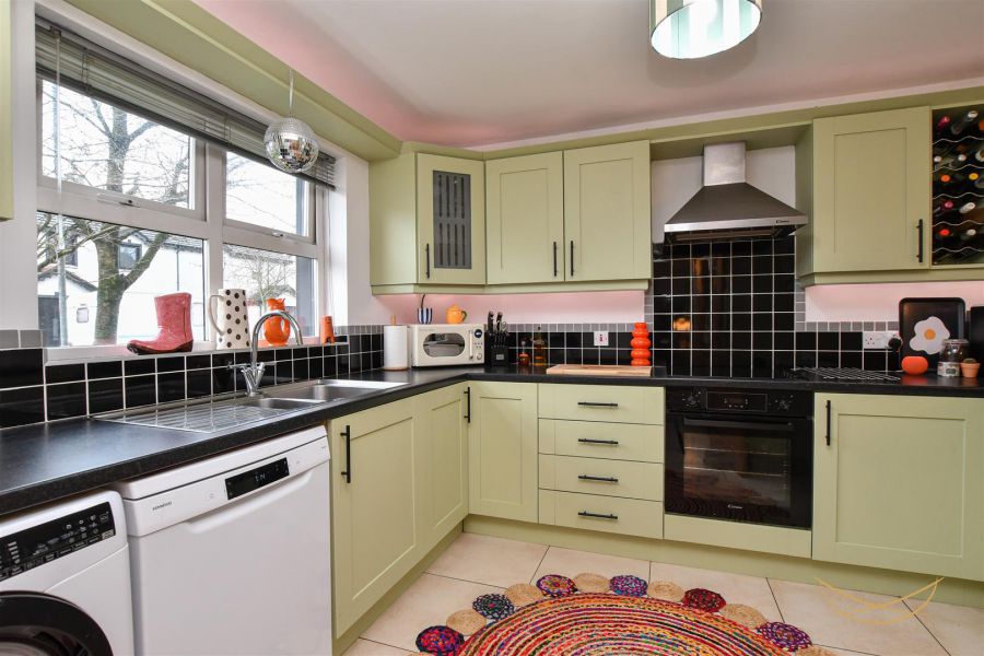 68 Huntingdale Green