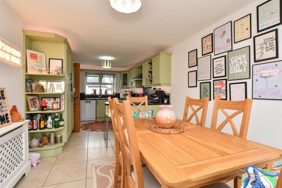 68 Huntingdale Green