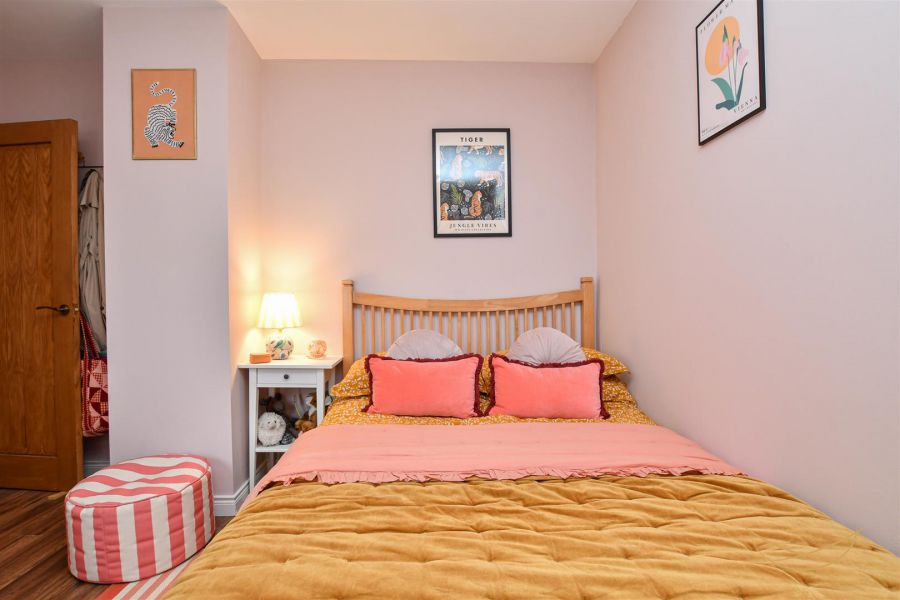 68 Huntingdale Green