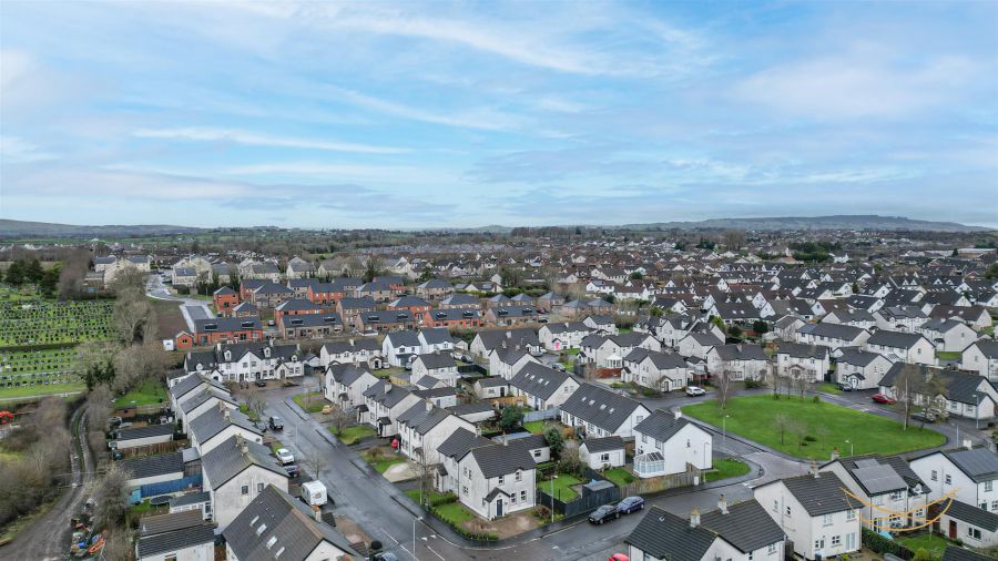 68 Huntingdale Green