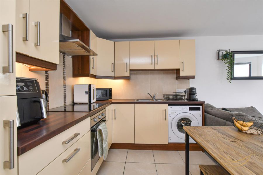 12 Sawyer Hill, Rashee Road