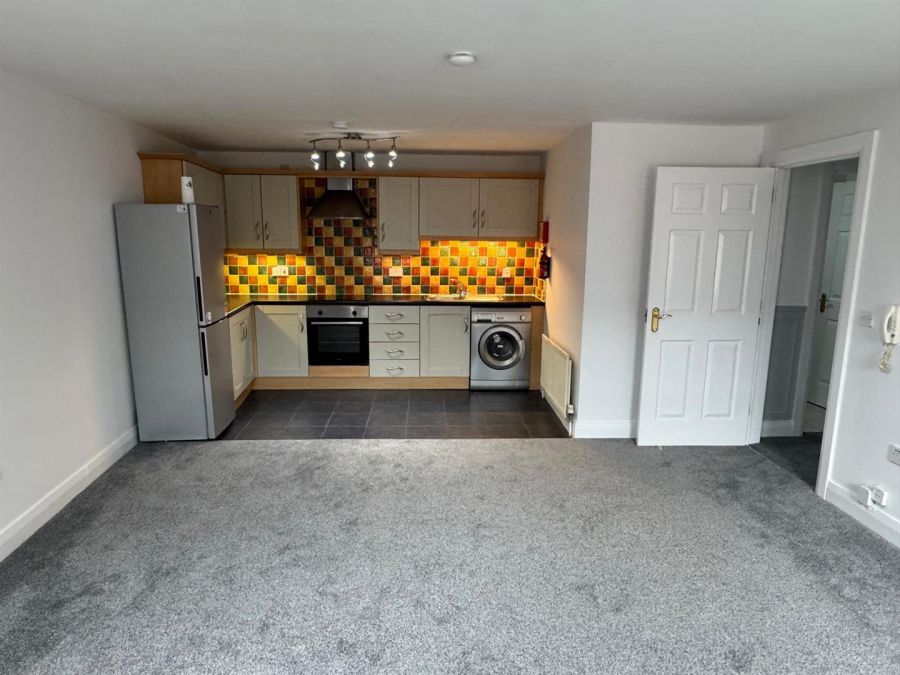 6 Lancasterian Court