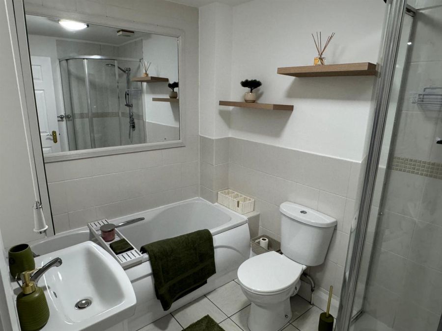 6 Lancasterian Court