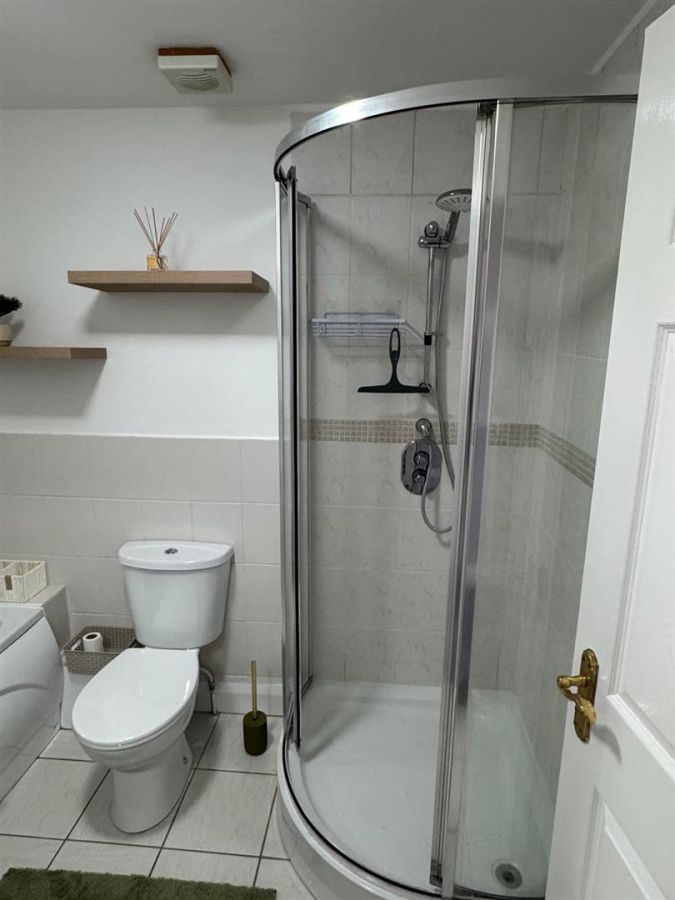 6 Lancasterian Court