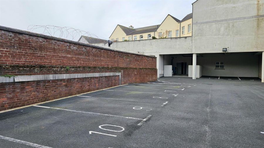 6 Lancasterian Court