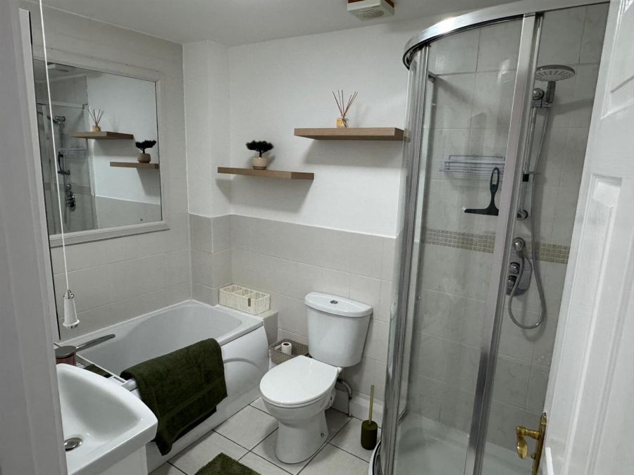 6 Lancasterian Court