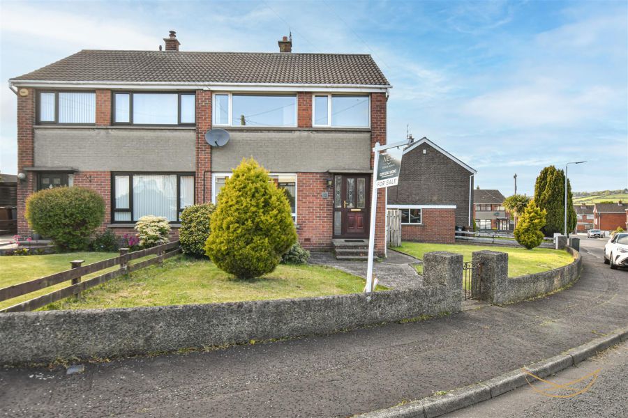 12 Fairview Crescent