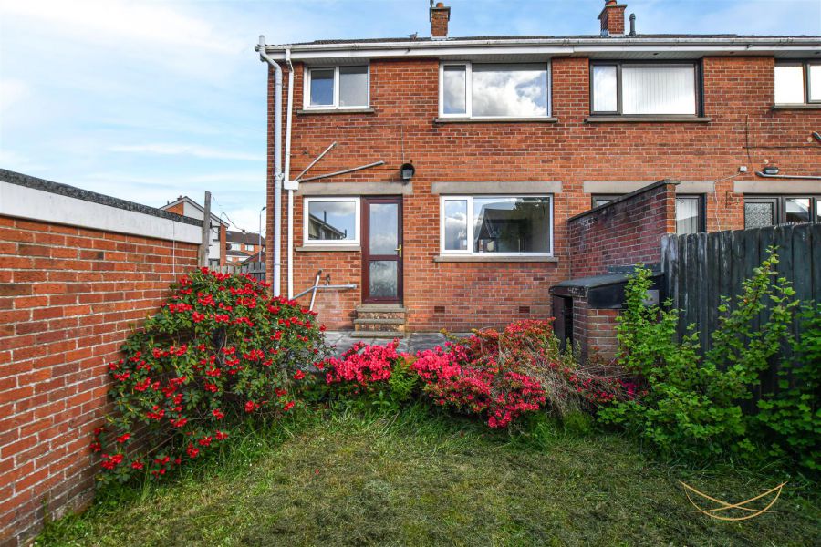 12 Fairview Crescent