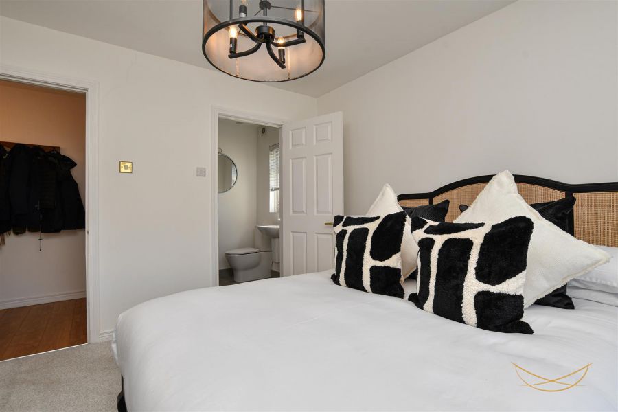 2 Hydepark Close