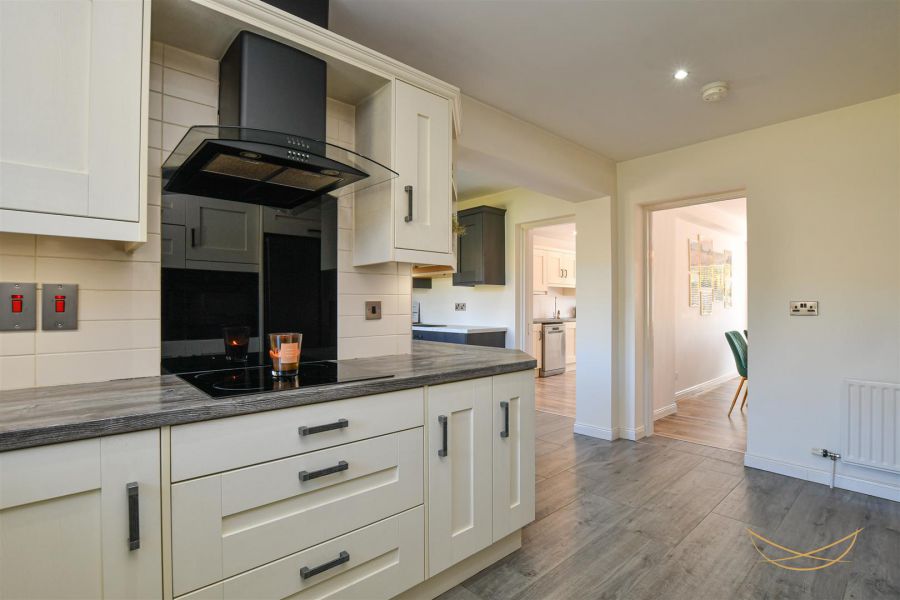 2 Hydepark Close