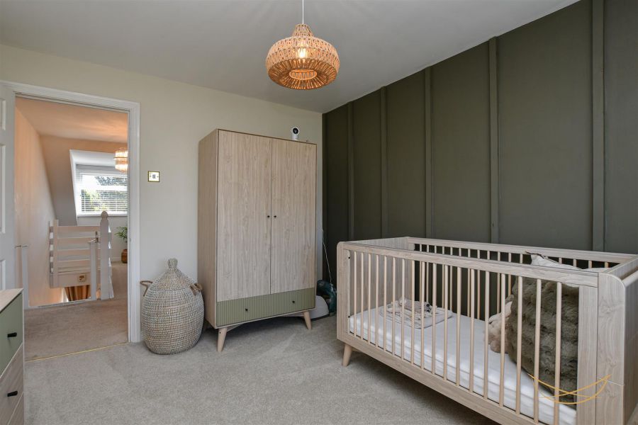 2 Hydepark Close