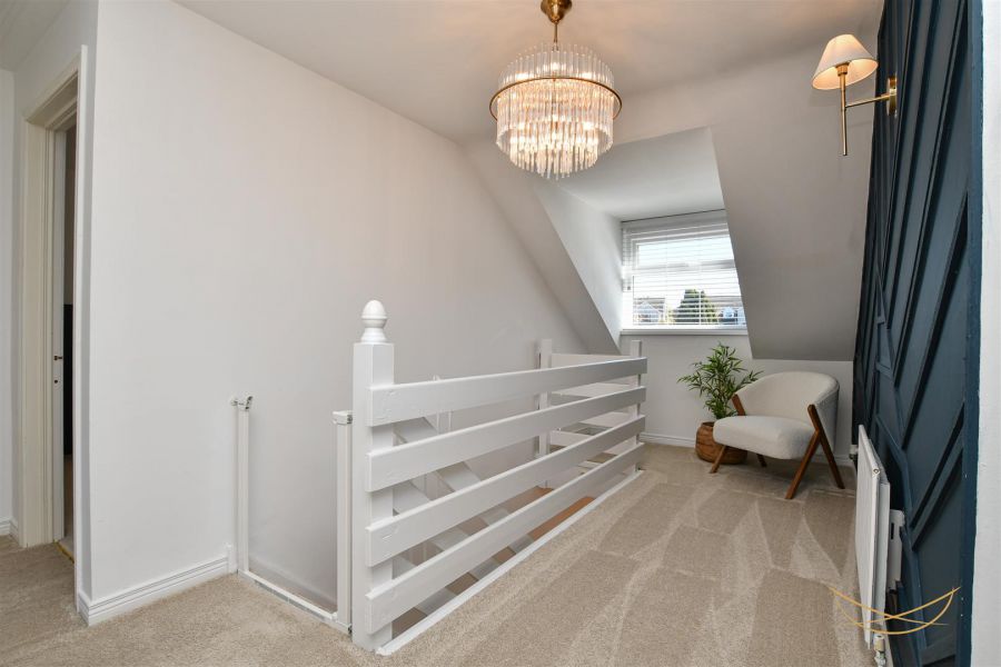 2 Hydepark Close