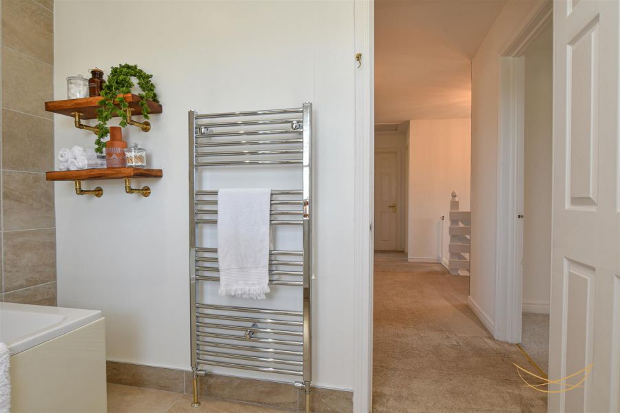 2 Hydepark Close