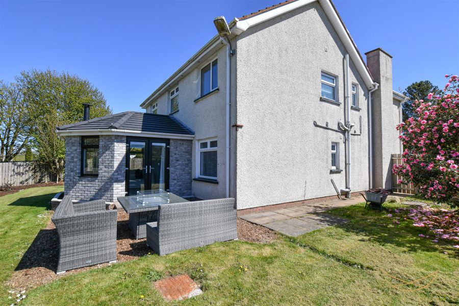 2 Hydepark Close
